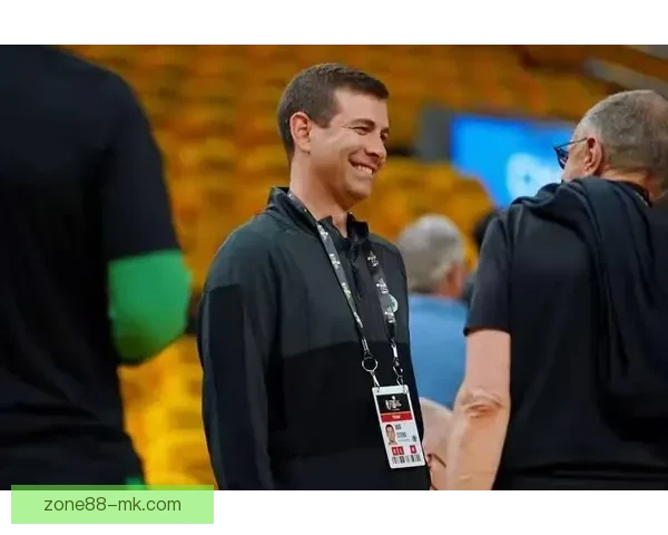 多诺万成接盘北卡罗莱纳大学男篮主帅 史蒂文斯主动放弃竞争