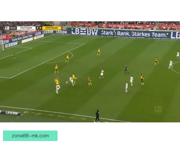 多特蒙德补时连入两球逆转斯图加特阿德耶米布兰特双双建功