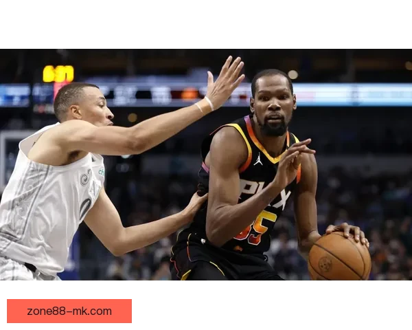 火箭更衣室狂欢泼水庆祝杜兰特超越乔丹 赤膊领取比赛用球激情满场